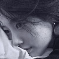 Lagu ‘Come Back’ semakin dinantikan karena menandai comeback Suzy bermusik setelah dua tahun. Dia terlibat dalam pemilihan konsepnya bersama Kang Hyun Min, produser yang juga menggarap dua lagu Suzy sebelumnya, Cape dan Satellite. Foto: dok. Twitter @soop_ent