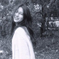 Bae Suzy dikenal sebagai idol generasi kedua, yang memulai debutnya pada tahun 2010. Namun, paras cantik Bae Suzy dianggap legendaris dan masih pantas bersaing menjadi idol generasi kelima. Foto: dok. Twitter @soop_ent