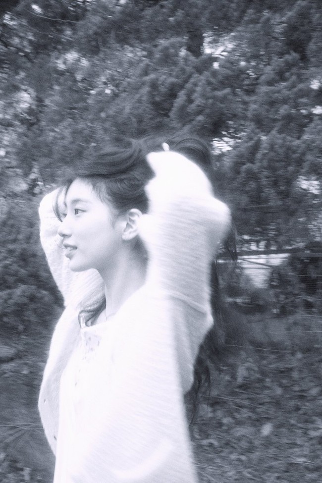 Di akhir tahun 2025, penggemar juga dapat menantikan penayangan drama Korea Netflix, Genie Make A Wish yang dibintangi Suzy bersama Kim Woo Bin. Foto: dok. Twitter @soop_ent