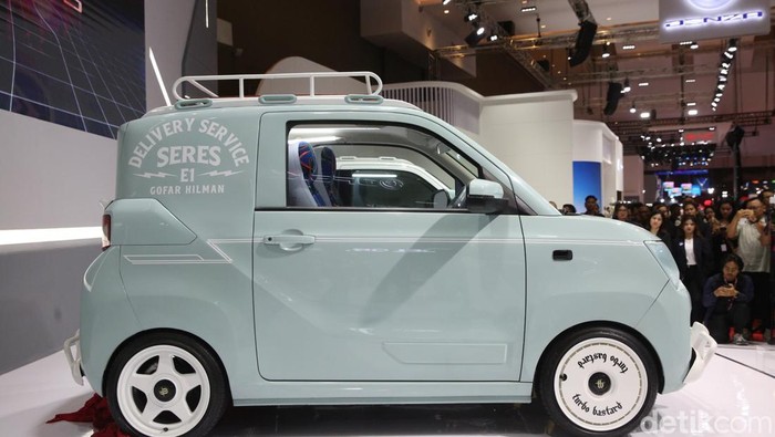 PT Sokonindo Automobile (DFSK) turut hadir di ajang Indonesia International Motor Show (IIMS) 2025 di JIExpo Kemayoran, Jakarta Pusat, Kamis (13/2/2025).