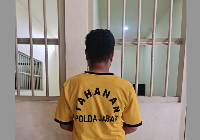 Tersangka situs ilegal