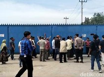 Warga Bulakamba Brebes Demo Pabrik Garmen Minta Ganti Rugi Pencemaran Limbah