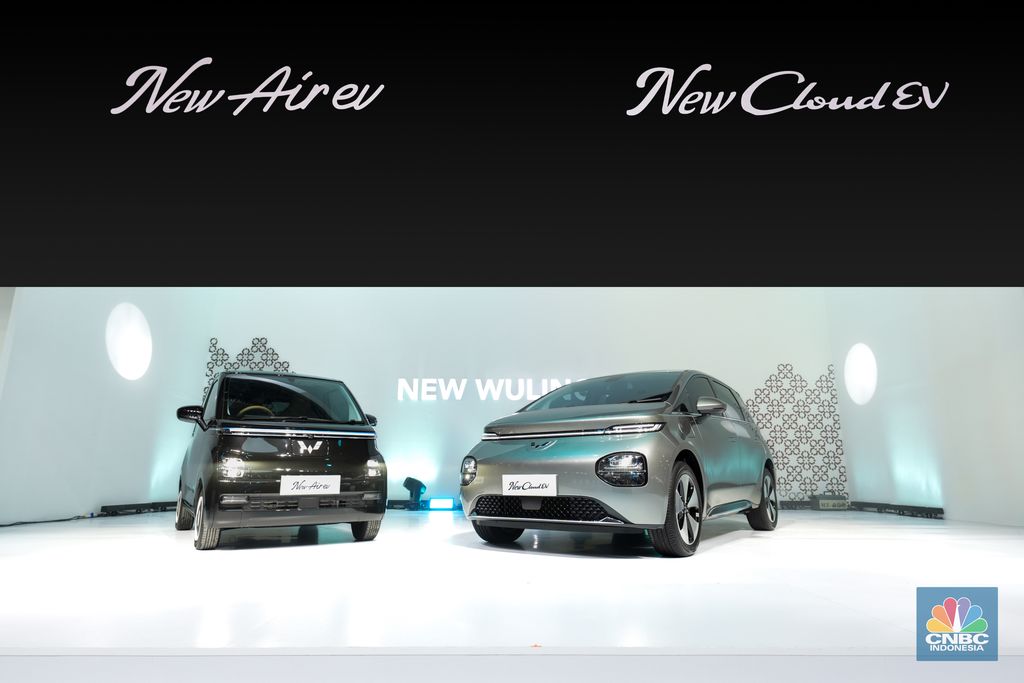 Wuling Motors (Wuling) merilis produk baru dalam bentuk New Air ev dan New Cloud EV pada pembukaan Indonesia International Motor Show (IIMS) 2025. (CNBC Indonesia/Ferry Sandi)