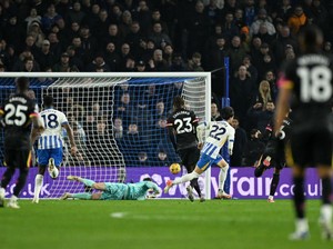 Aksi Mitoma Lawan Chelsea Disejajarkan dengan Messi