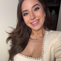 Lima bulan lalu, aku melahirkan seorang bayi ke dunia. Elon Musk adalah ayahnya. Aku sebelumnya tidak mengungkap ini untuk melindungi privasi dan keselamatan anak kami tapi beberapa hari ini media tabloid semakin jelas ingin melakukannya meski ada bahaya yang bisa ditimbulkan, Foto: Twitter Ashley St Clair