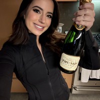 Selain Ashley, pria asal Afrika Selatan itu diketahui punya lima anak bersama mantan istri, Justine Wilson. Sedangkan hubungannya dengan penyanyi Grimes menghasilkan tiga anak. Adapun Eksekutif Neuralink, Shivon Zilis, yang berbagi sepasang anak kembar dengan Elon.Foto: Twitter Ashley St Clair