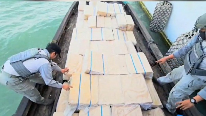 Bakamla amankan kapal yang bawa rokok ilegal di Kepri
