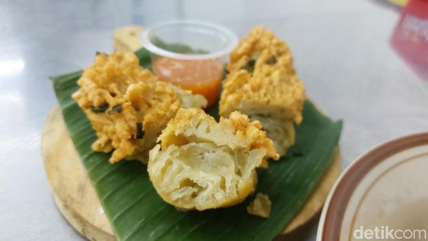 Batagor kuah mie kocok dan mie goreng Sinar Kencana