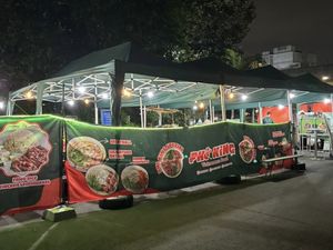 Video Bayar Rp 88 Ribu Bisa Makan Pizza-Pasta Sepuasnya di Warung Tenda Ini
