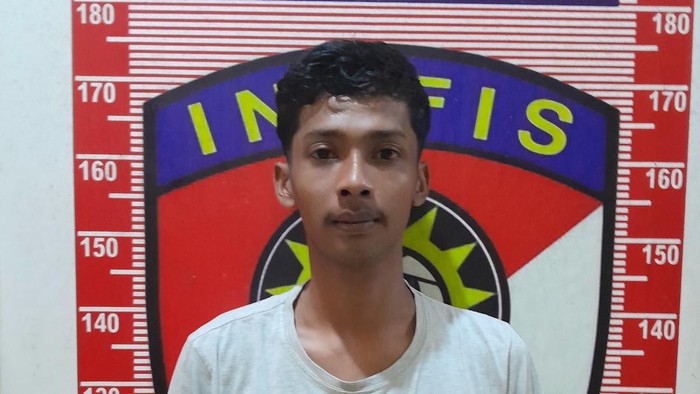 Ferdiyanto (25) pelaku perekam dan penyebar video pasangan pelajar yang digrebek saat berhubungan badan di Lampung Timur