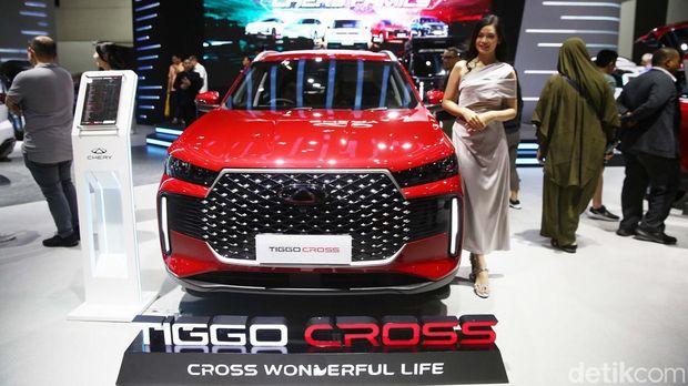 Chery Sales Indonesia (CSI) resmi merilis harga jual Tiggo Cross pada ajang Indonesia International Motor Show (IIMS) 2025. Tiggo Cross dibanderol mulai dari Rp 239 jutaan.