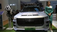 Adalah Jaecoo J7 yang mulai dijual di Indonesia. Pada varian tertinggi, SUV ini mengusung teknologi PHEV (Plug in hybrid electric vehicle). Namun alih-alih menyematkan PHEV, Jaecoo menamai produknya dengan sebutan SHS (Super Hybrid System).