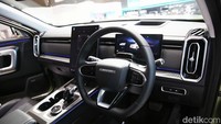 Jaecoo J7 SHS menggabungkan mesin turbo 1.6 liter dengan motor listrik. Sedangkan baterai yang disematkan berkapasitas 18,3 kWh.Baterai tersebut diklaim bisa menempuh jarak hingga 90 km menurut pengujian WLTP.