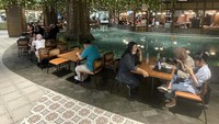 Museum Perjuangan ini menampilkan biografi para pahlawan Indonesia, serta Livin Alun-Alun Nusantara sebuah foodcourt yang menawarkan lebih dari 200 menu kuliner khas nudantara dari 200 lebih UMKM Indonesia yang didukung Bank Mandiri.