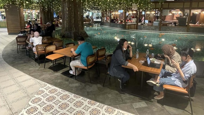 Plaza Semanggi berubah, kini hadir dengan sentuhan budaya dan sejarah. Ada Museum Perjuangan di dalamnya.
