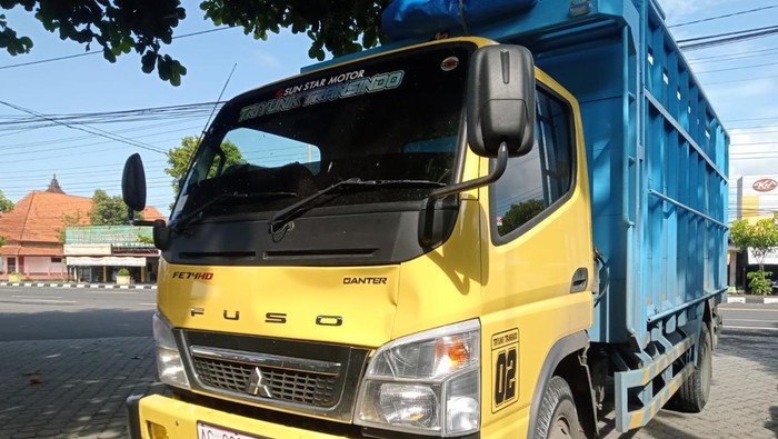 Kondisi kendaraan yang terlibat kecelakaan di Jalan Wates, Kulon Progo, Sabtu (15/2/2025).