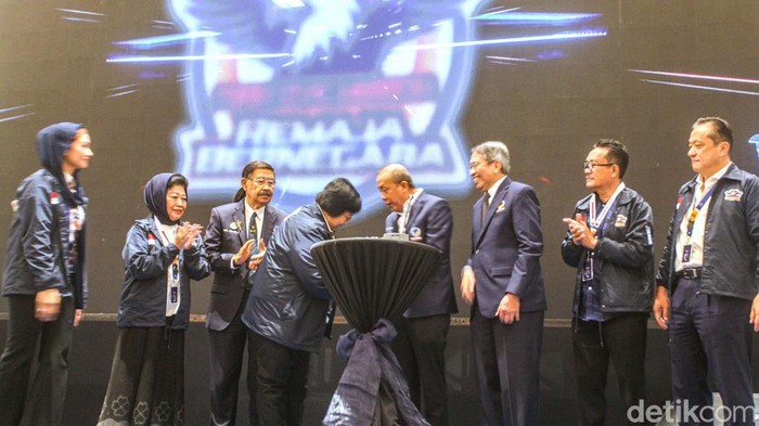 Mengenalkan Dunia Politik Lewat Program Remaja Bernegara PROGRAM REMAJA BERNEGARA: Wakil Ketua Umum Partai NasDem, Saan Mustopa menyampaikan pidato saat kick off program Remaja Bernegara (RBN) di NasDem Tower, Jakarta, Sabtu (15/02/2025). Partai NasDem resmi meluncurkan program Remaja Bernegara (RBN) yang merupakan model parlemen kilat pertama di Indonesia untuk mengenalkan dunia politik dengan cara edukatif dan inspiratif kepada remaja usia 13 - 19 tahun. Melalui program ini, Partai NasDem berharap dapat melahirkan generasi baru yang memiliki kepedulian dan wawasan politik sejak dini. Program RBN akan digelar setiap hari Sabtu, 15 Februari hingga 26 April 2025. MI/Usman Iskandar