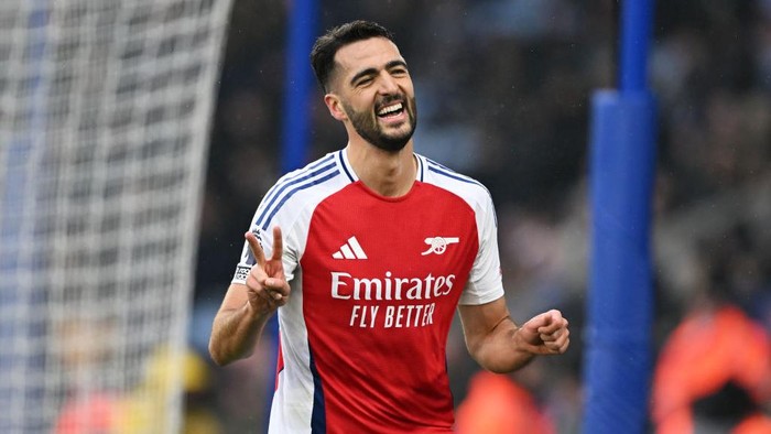 LEICESTER, ENGLAND - FEBRUARY 15: Mikel Merino of Arsenal celebrates scoring his teams second goal during the Premier League match between Leicester City FC and Arsenal FC at The King Power Stadium on February 15, 2025 in Leicester, England. (Photo by David Price/Arsenal FC via Getty Images)