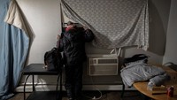 Namun, dokumen internal pemerintah mengungkapkan bahwa beberapa tahanan tidak memiliki catatan kriminal serius atau bahkan tidak memiliki catatan kriminal sama sekali. Mereka dideportasi hanya karena pelanggaran administratif dalam imigrasi. REUTERS/Kevin Mohatt.