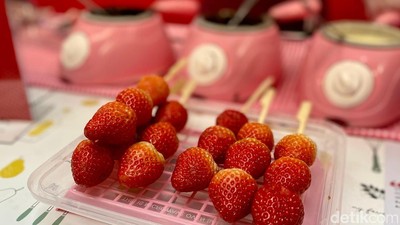 Seru! Di Festival Ini Ada Jajanan Serba Strawberry dari Korea Selatan