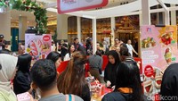 Saat detikFood mengunjungi festival tersebut (14/02/25), setiap tenant kuliner padat dipenuhi pengunjung. Foto: detikcom/Riska Fitria