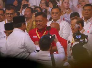 Prabowo: Semua yang Hadir Termasuk Baju Merah, Kita Saudara