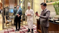 Chef Mike Li dari The St. Regis Chengdu, China hadir di Asia Restaurant, restoran all-day dining The Ritz-Carlton Jakarta, Mega Kuningan. Ia akan memasak hidangan spesial sampai 23 Februari 2025.