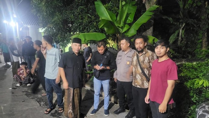 Pencarian 2 bocah yang tenggelam di sungai Malang