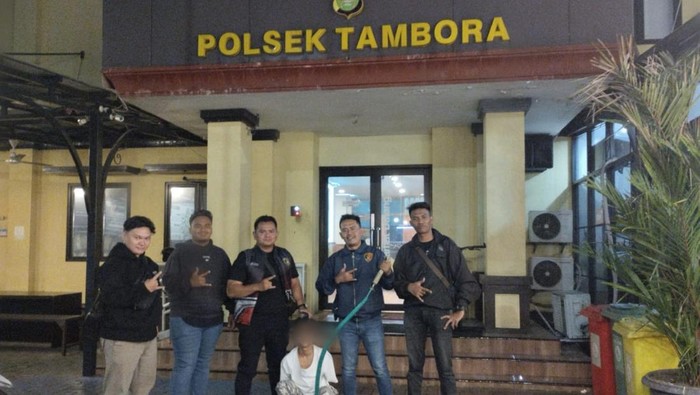Polisi amankan 1 remaja dengan celurit yang hendak tawuran di Tambora.