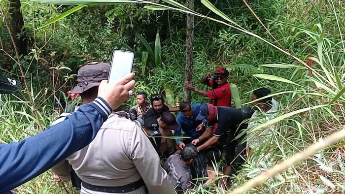 Polisi evakuasi wanita difabel inisial UT usai diculik dan diperkosa di Sorong.