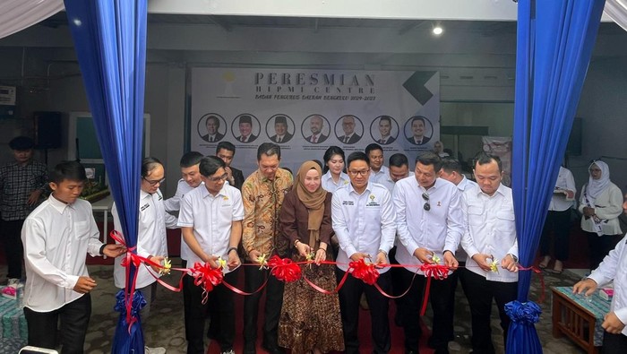 Saat peresmian HIPMI Centre di Bengkulu.