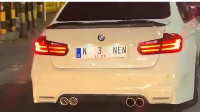Viral Mobil BMW nopol N 3 NEN
