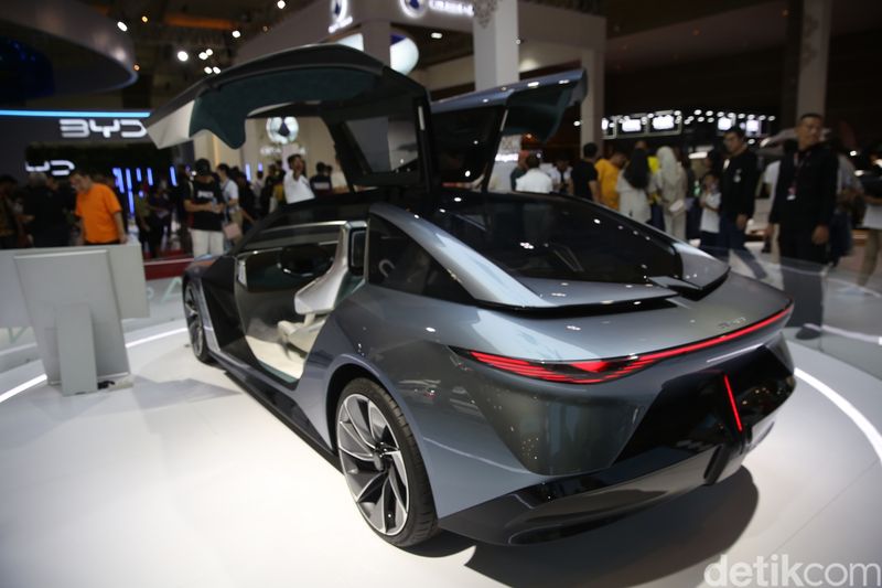 Wuling在IIMS 2025展示了东盟概念车的光 Wuling Motors在IIMS 2025上以东盟概念车为特色。