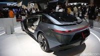 Kehadiran Light of ASEAN di ajang IIMS 2025 menjadi momen istimewa bagi Wuling, karena untuk pertama kalinya mobil konsep ini hadir di luar dari Tiongkok dan publik Indonesia dapat melihatnya secara langsung di booth Wuling IIMS 2025.