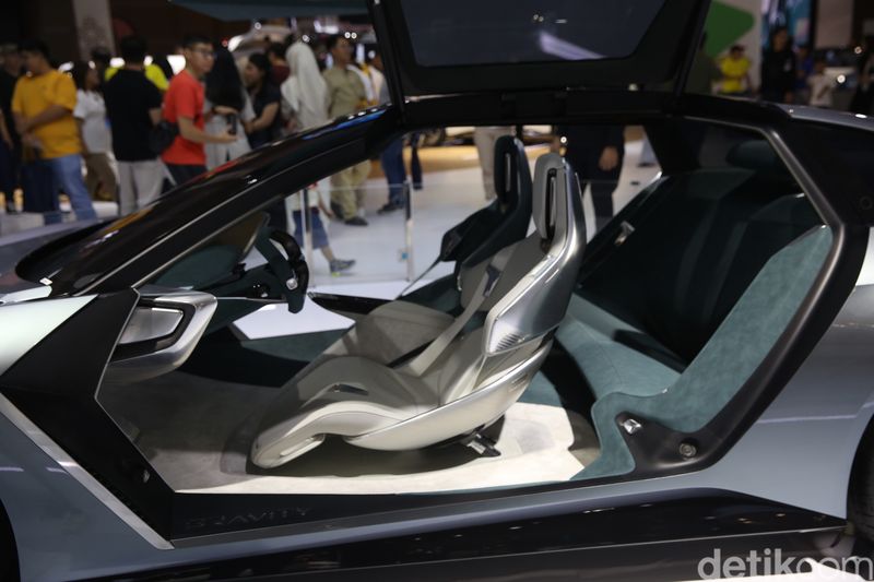 Wuling在IIMS 2025展示了东盟概念车的光 Wuling Motors在IIMS 2025上以东盟概念车为特色。