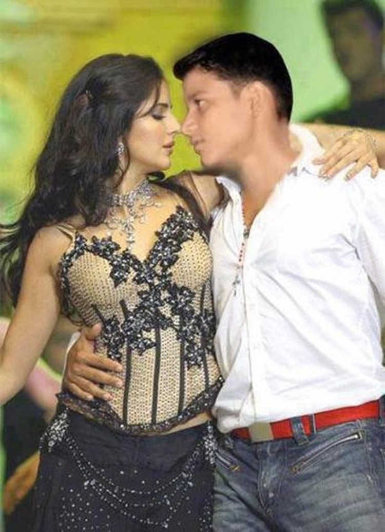 Bikin Ngakak, Ini Hasil Photoshop Gagal Total Bikinan Orang India
