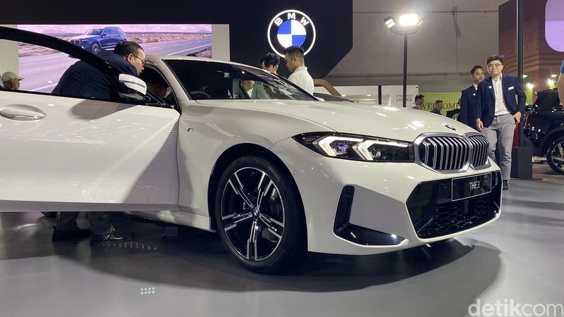 BMW 320i M Sport meluncur di IIMS 2025