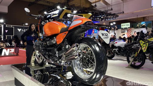BMW R12 S hadir di IIMS 2025.