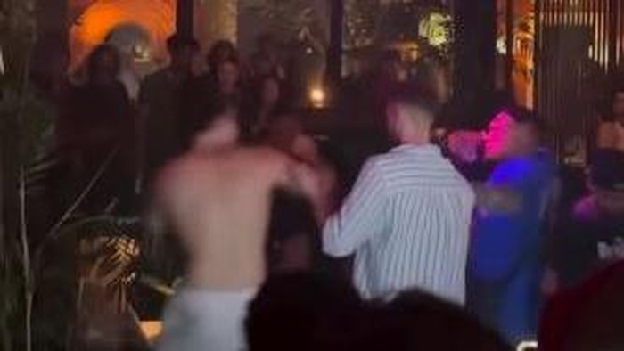 Bule terlibat perkelahian di tempat hiburan malam di Bali. (Tangkapan layar)