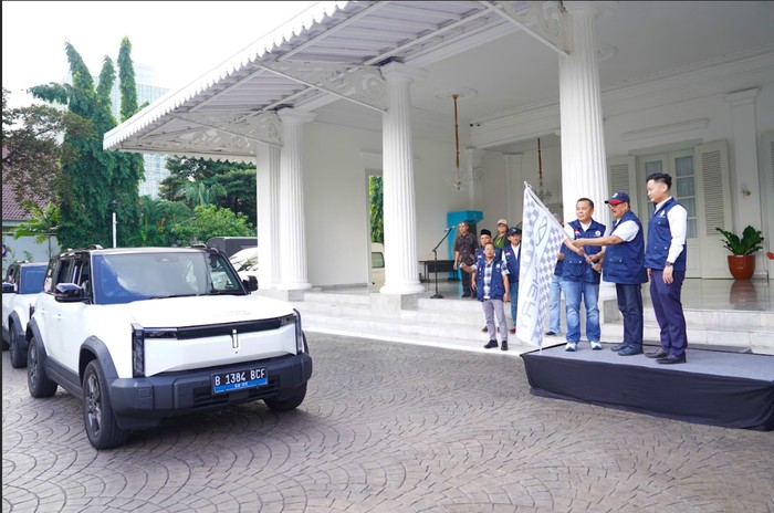 Demi mewujudkan lingkungan yang bersih dan berkesinambungan, Chery Sales Indonesia bersama Forum Purna Pejabat (FPP) Pemprov DKI Jakarta, berpartisipasi dalam  penanaman pohon produktif di Waduk Karian, Pesantren La Tansa Lebak, Banten.