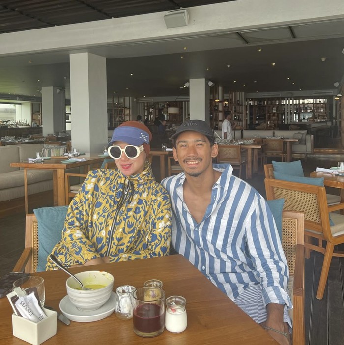 Daffa Wardhana Asyik Kulineran di Jepang, Ini Potret Kerennya Daffa Wardhana Asyik Kulineran di Jepang, Ini Potret Kerennya