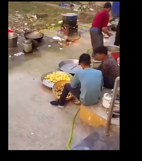 Duh! Kampus Kedokteran Ini Kepergok Pakai Air Keran Toilet untuk Masak