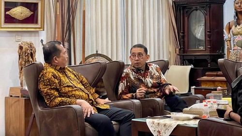 Gubernur NTB terpilih, Lalu Muhamad Iqbal, menemui Menbud, Fadli Zon, di Fadli Zon Library, Jakarta, Jumat (14/2/2025). (Tim Iqbal-Dinda)