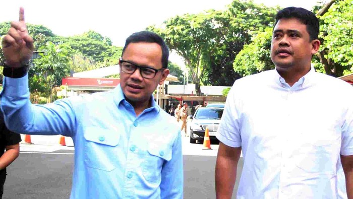 Jelang Pelantikan, Bobby hingga Rano Cek Kesehatan di Kemendagri Pemeriksaan kesehatan terhadap kepala daerah terpilih hasil Pilkada 2024 digelar hari ini. Bobby Nasution hingga Rano Karno mengikuti cek kesehatan tersebut.