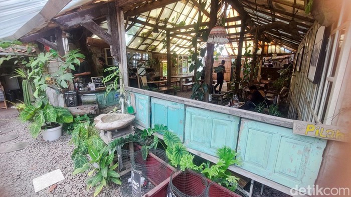 Kafe Jatuh Hati di Cimahi Bernuansa Klasik