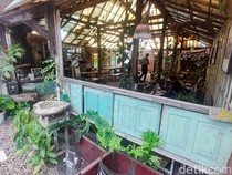 Menikmati Minuman Herbal Sambil Nongkrong di Kafe Bernuansa Klasik