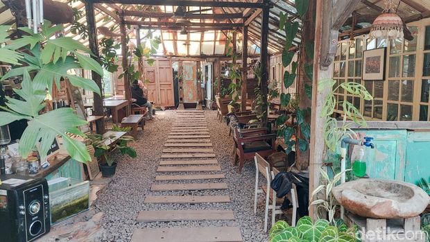 Kafe Jatuh Hati di Cimahi Bernuansa Klasik