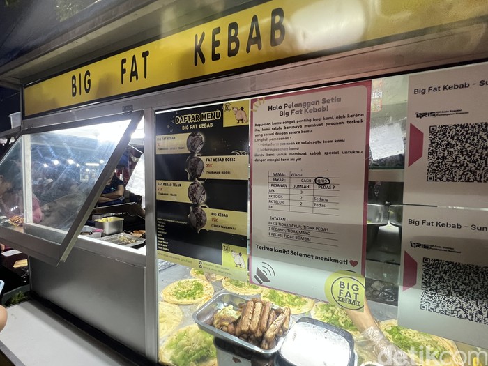 Lezatnya Kebab ‘Gendut’ Paling Viral di Sunter yang Antre 1 Jam!