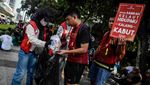 Aksi Bersih-bersih Sampah di CFD Jakarta