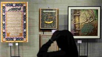 Pameran itu memajang sekitar 100 lukisan kaligrafi karya dari 80 perupa yang tergabung dalam Hasanah Lukis Kaligrafi. 